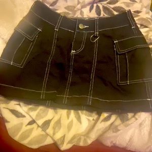Short black mini cargo skirt